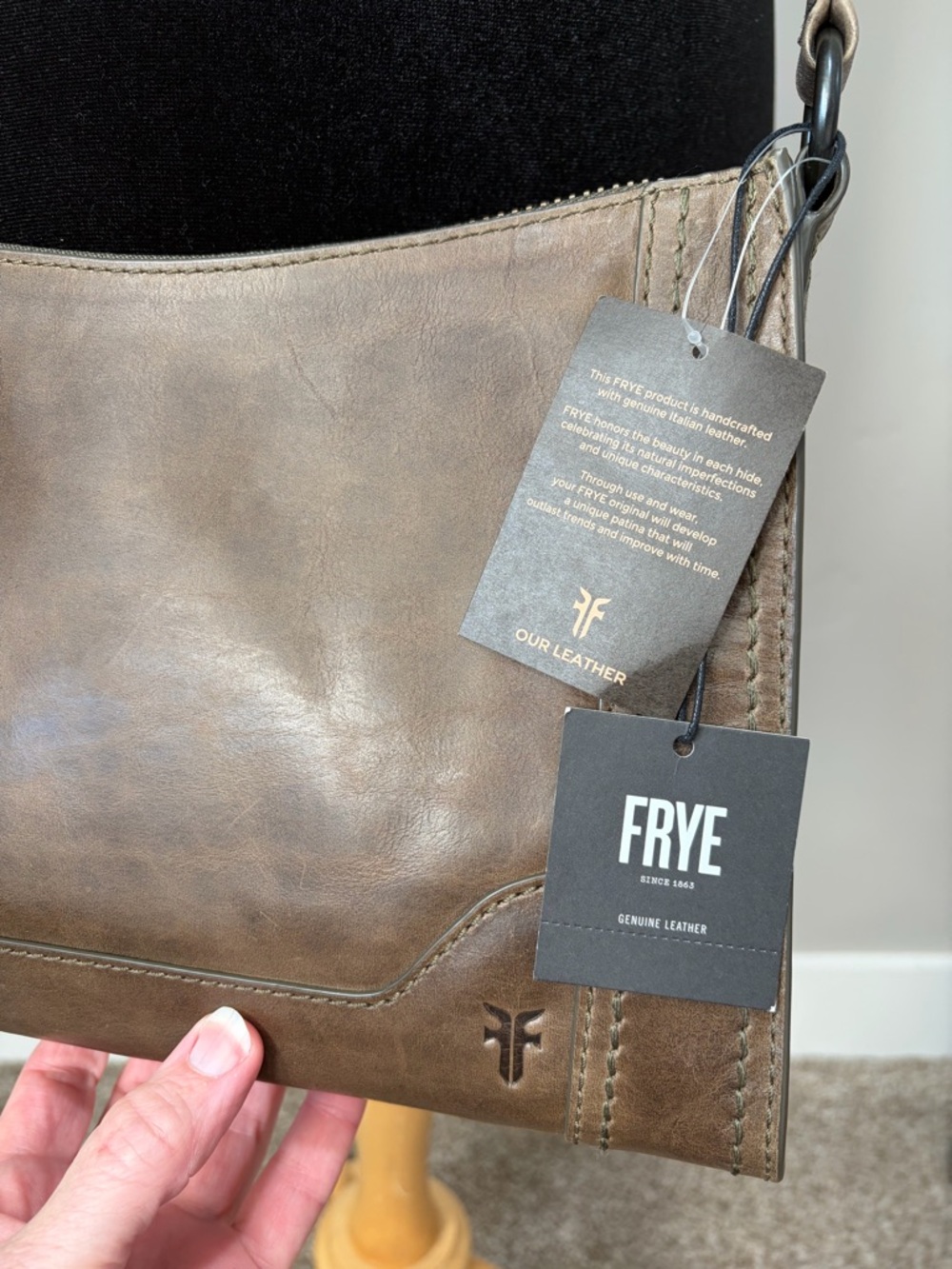 NWT FRYE Melissa Zip Adjustable Strap Leather Crossbody + Dust Bag - Picture 5 of 16